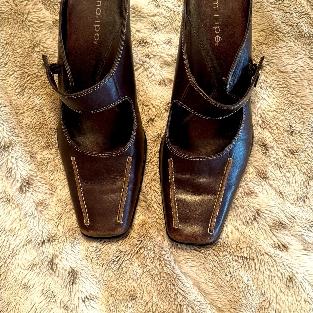 Ladie’s size 8.5, two-toned Italian leather high heel Maripe slides